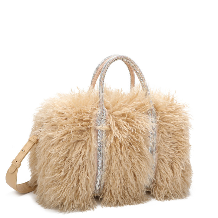 Shopper bag with fur