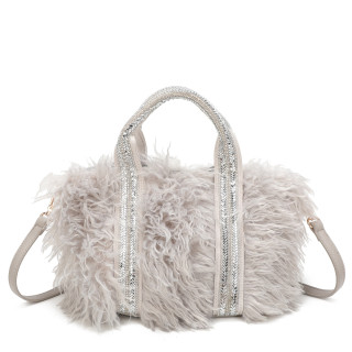 Shopper bag with fur