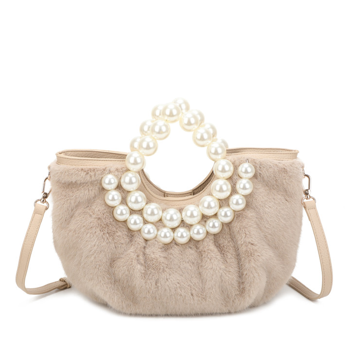 Shopper bag with short fur