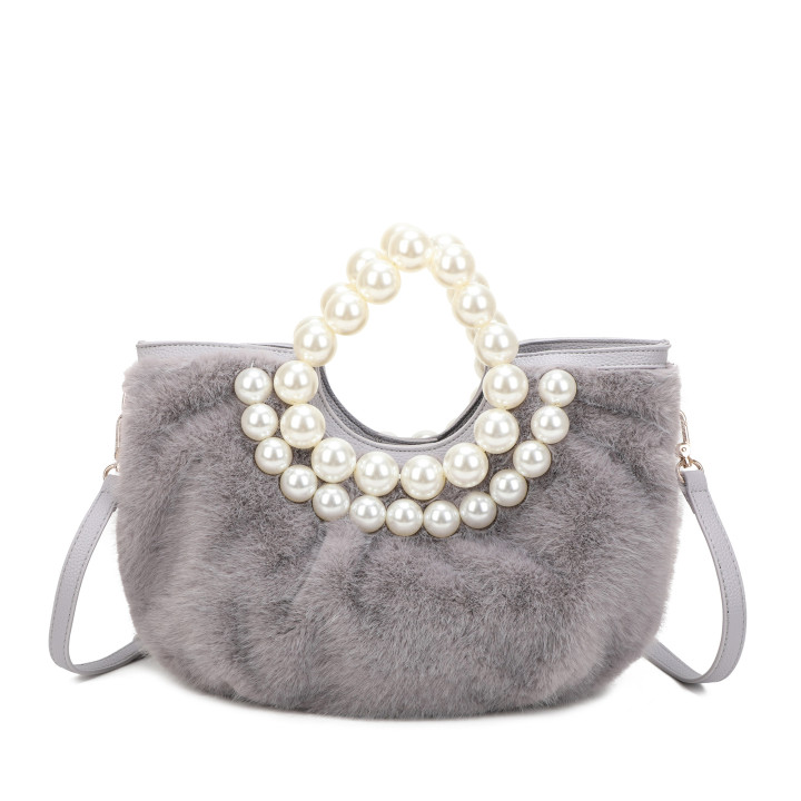 Shopper bag with short fur