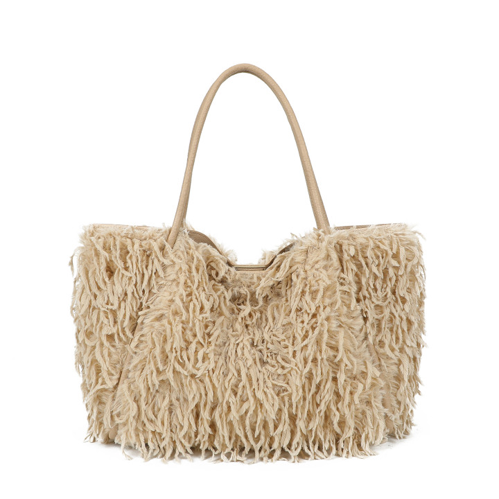 Shopper bag with fur and long handle