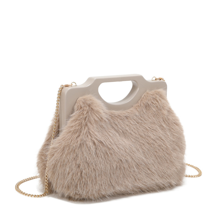 Handbag with fur