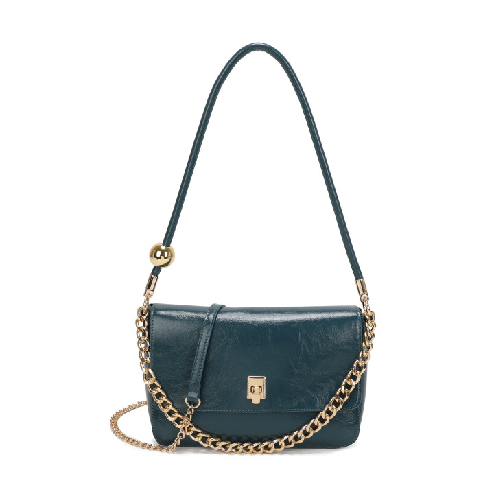 Shoulder bag with chain