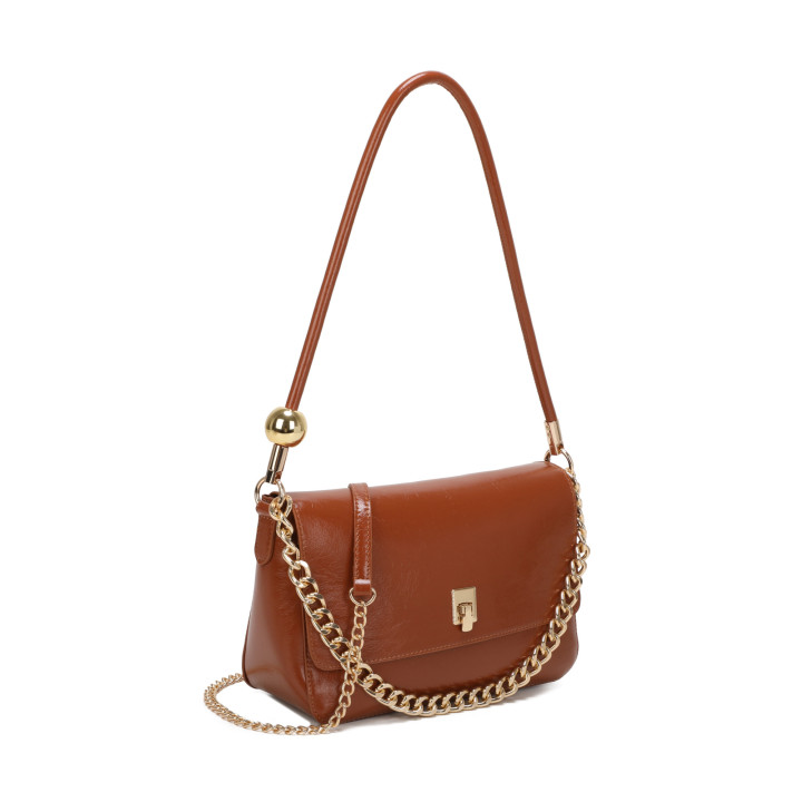 Shoulder bag with chain