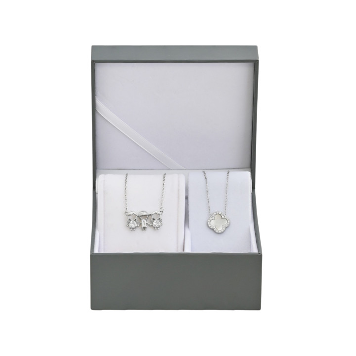 Conjunto colar 1 menino e 2 meninas e colar