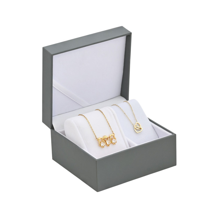 Ensemble collier 1 garçon et 2 filles et collier