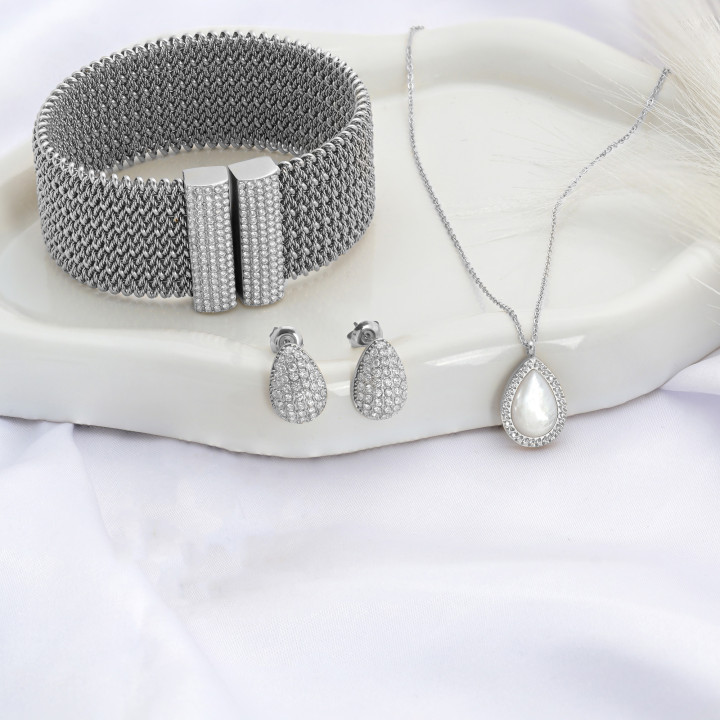 Collana in acciaio madreperla ovale GB