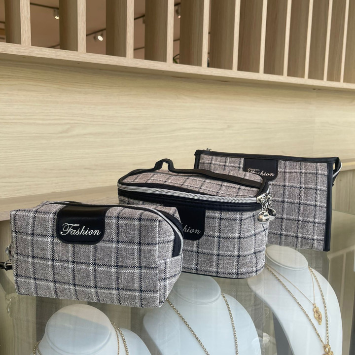 3-piece checked necessaire pack
