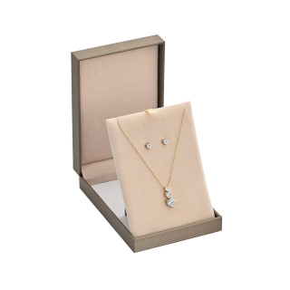 Conjunto San Valentín de Acero